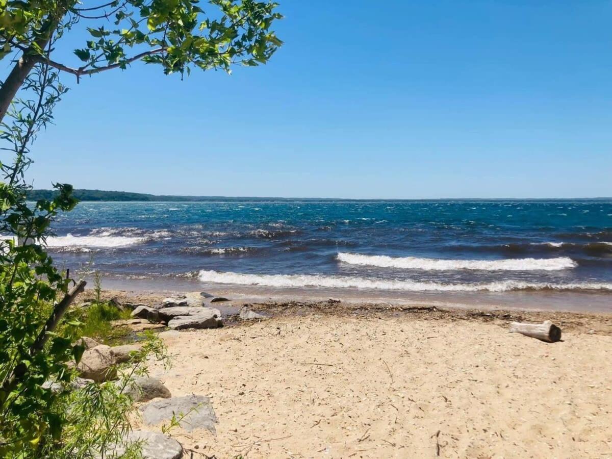 Location Location - Capri Condo 212 Traverse City Luaran gambar